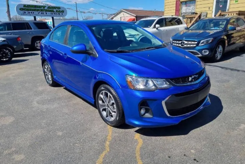 2019 Chevrolet Sonic LT photo 1