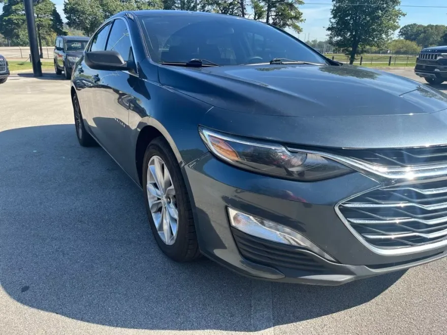 2021 Chevrolet Malibu 1LT photo 1