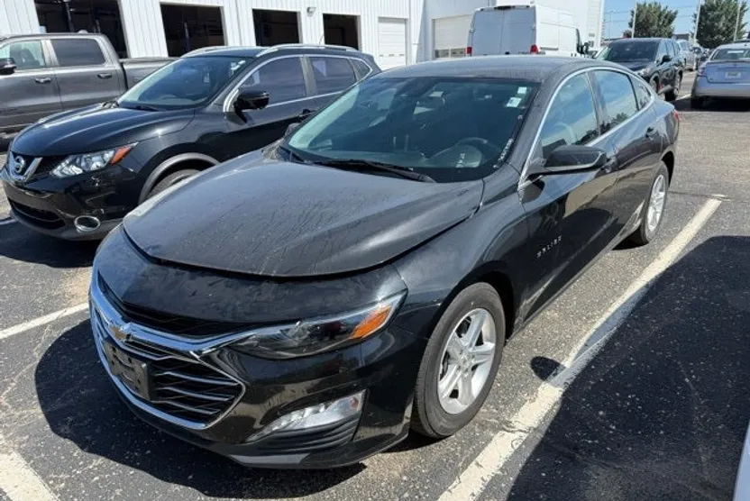 2023 Chevrolet Malibu 1LT photo 1