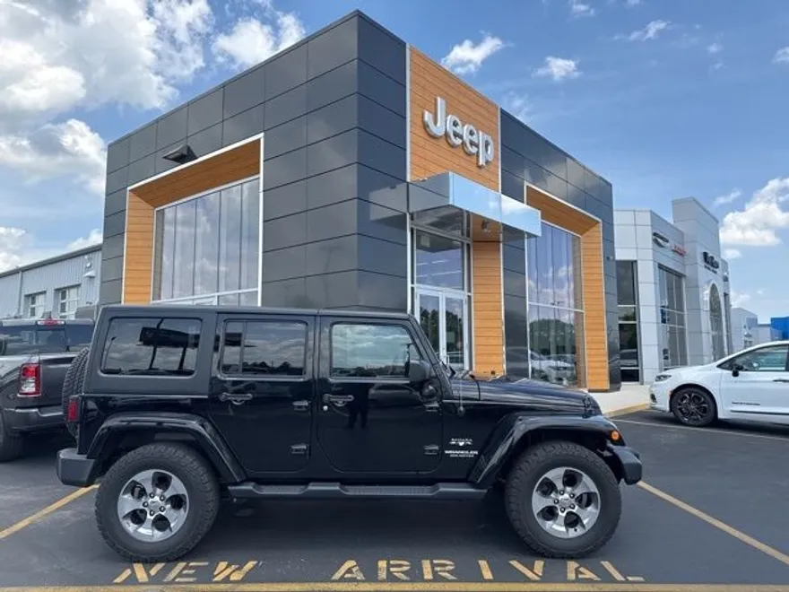 2017 Jeep Wrangler Sport Unlimited Sahara photo 1