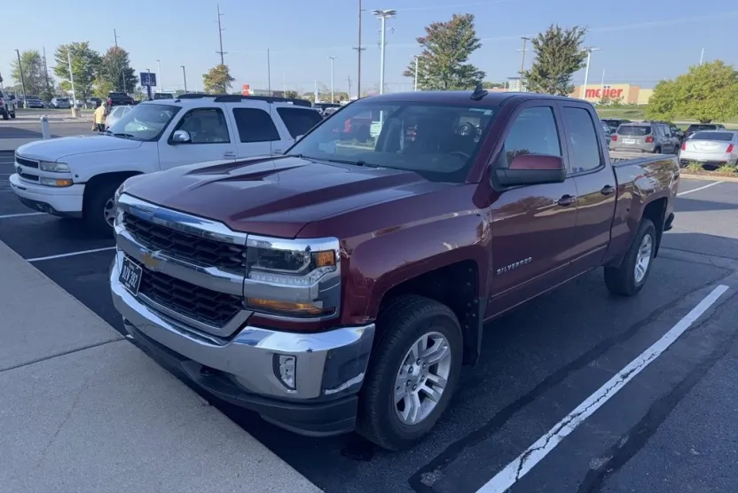 2016 Chevrolet Silverado 1500 LT photo 1