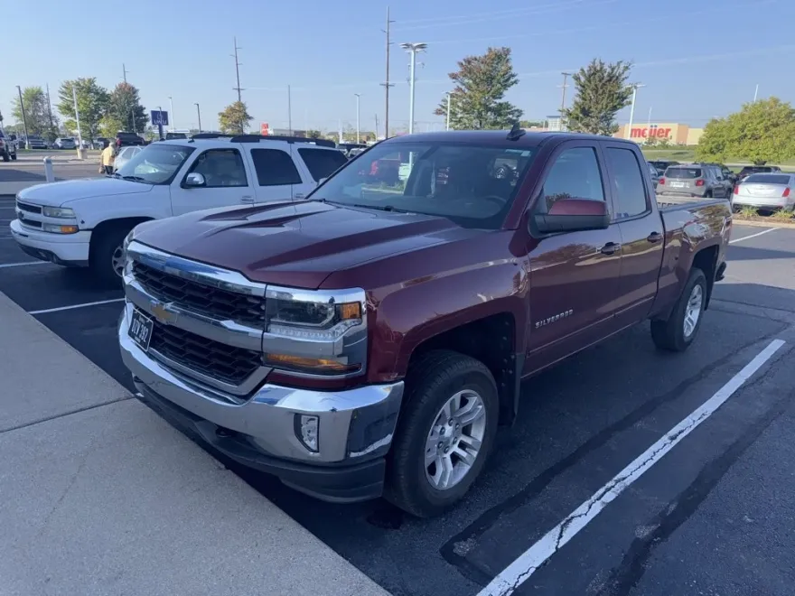 2016 Chevrolet Silverado 1500 LT photo 1