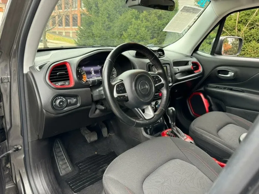 2016 Jeep Renegade Trailhawk photo 15