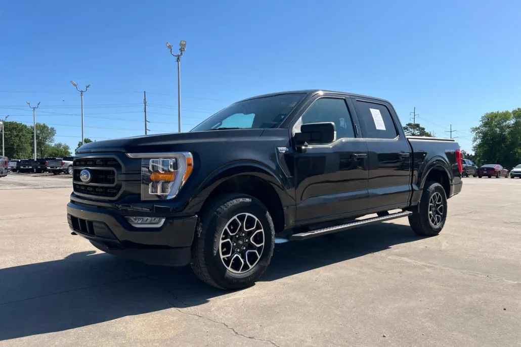 2023 Ford F-150 XLT photo 1