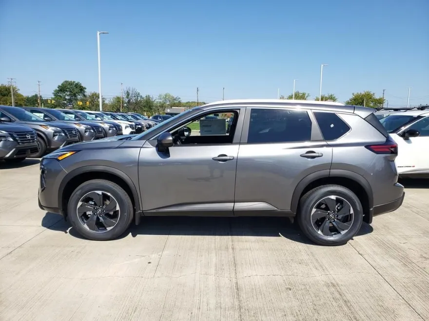 2026 Nissan Rogue SV photo 1