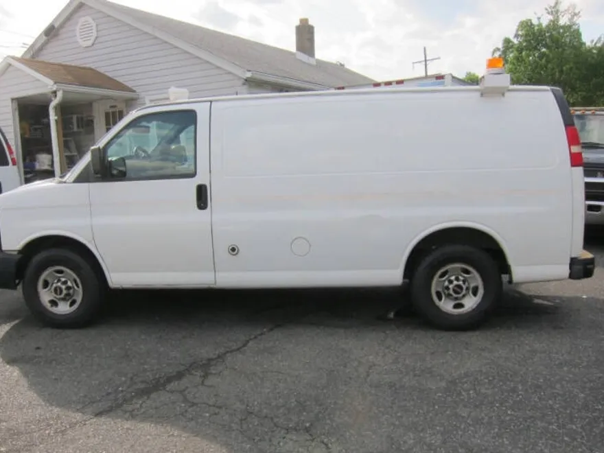 2013 Gmc Savana 3500 Cargo photo 1