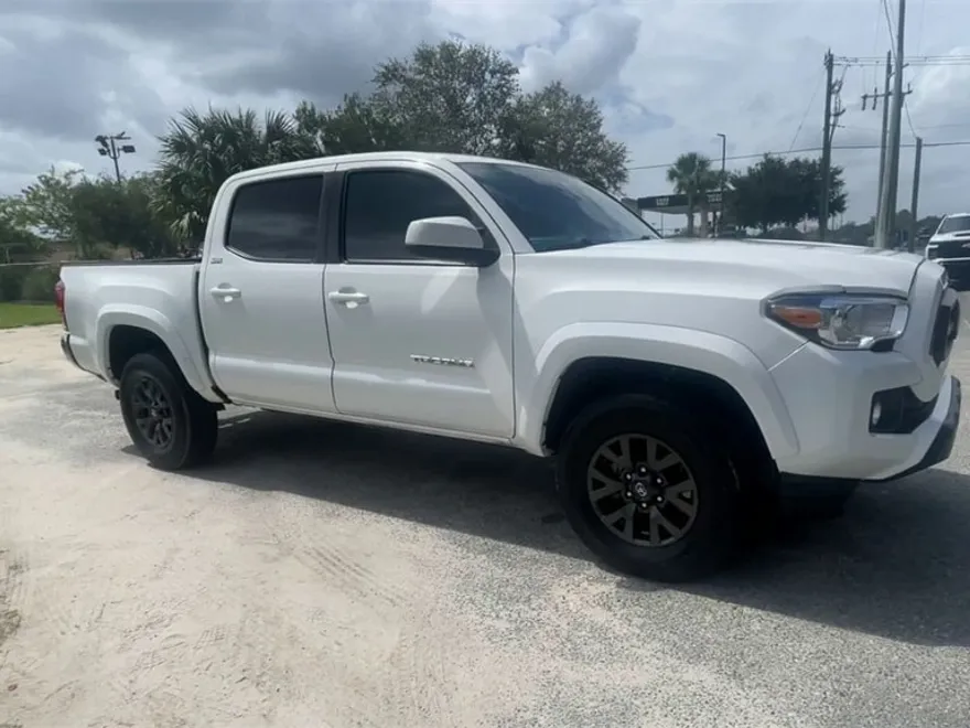 2023 Toyota Tacoma SR5 V6 photo 1