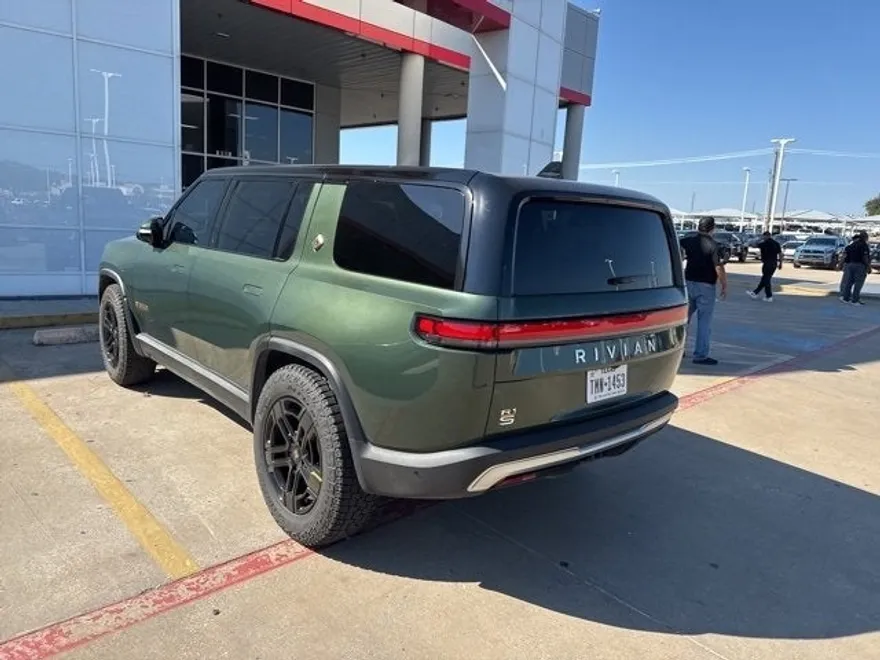 2023 Rivian R1S Adventure photo 1