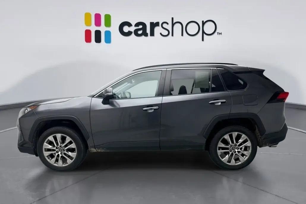 2021 Toyota RAV4 Limited photo 1