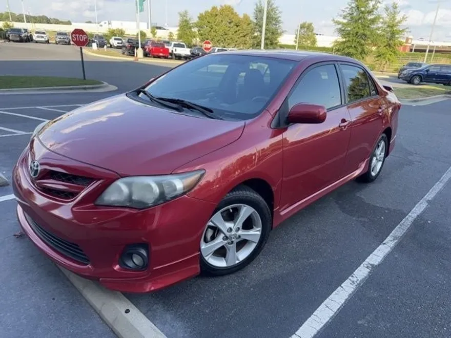 2013 Toyota Corolla photo 1