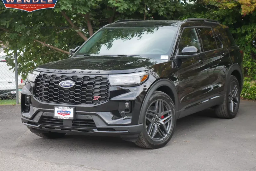 2025 Ford Explorer ST photo 1