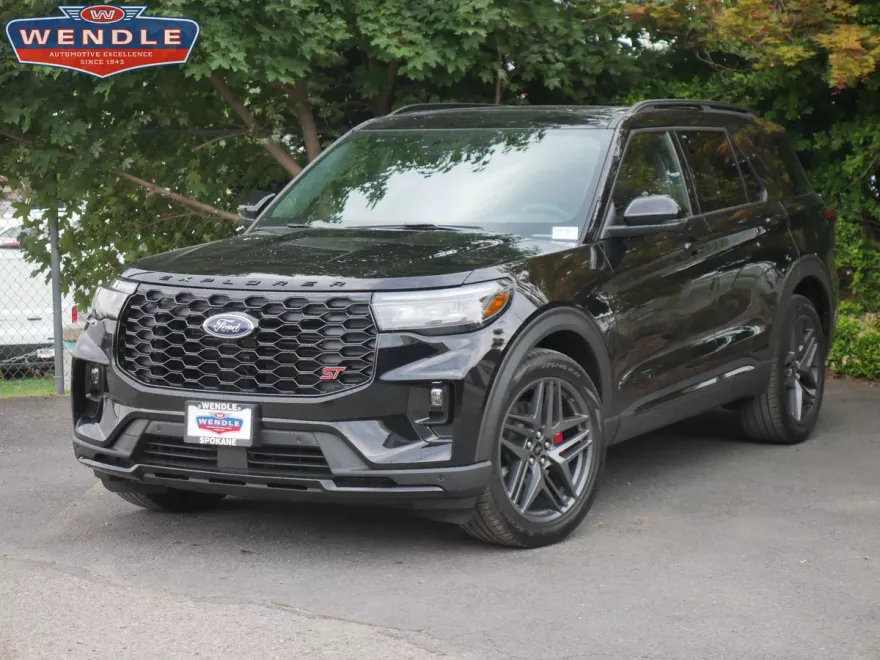 2025 Ford Explorer ST photo 1