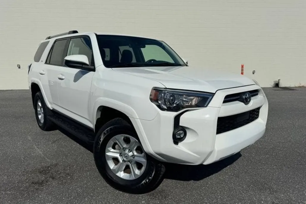 2024 Toyota 4Runner SR5 photo 1