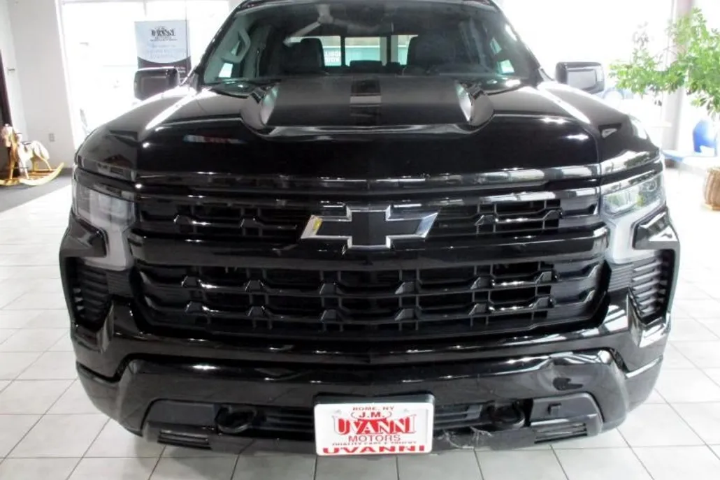 2023 Chevrolet Silverado 1500 RST photo 1