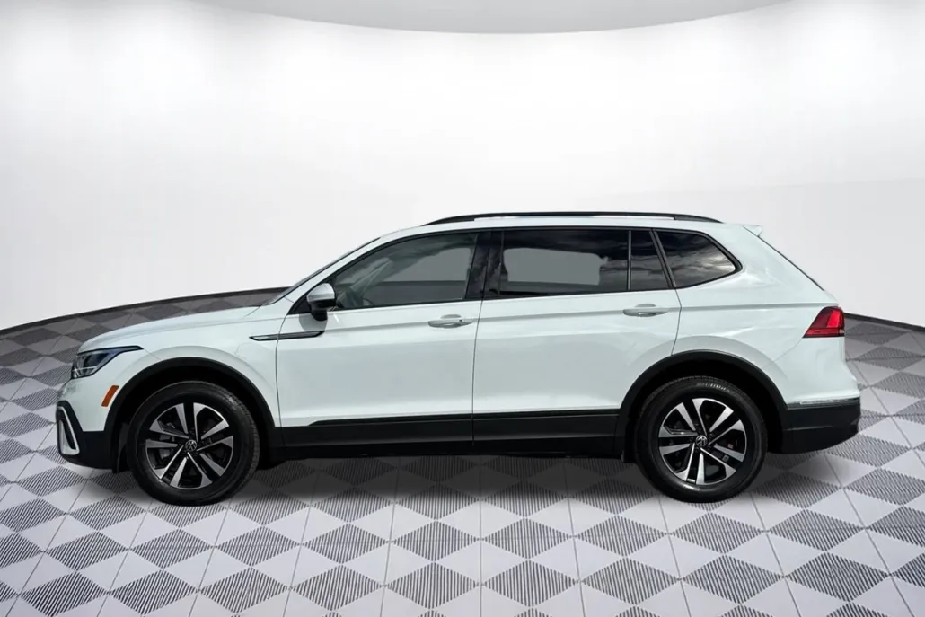 2024 Volkswagen Tiguan S photo 1