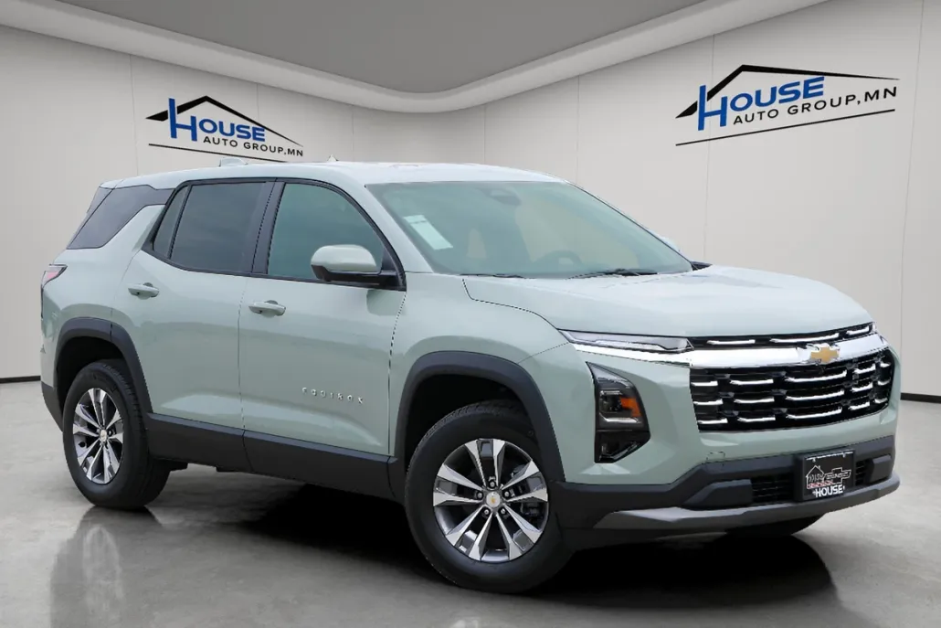 2026 Chevrolet Equinox LT photo 1
