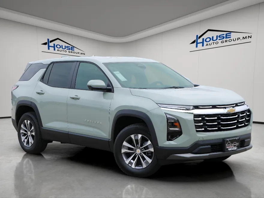 2026 Chevrolet Equinox LT photo 1