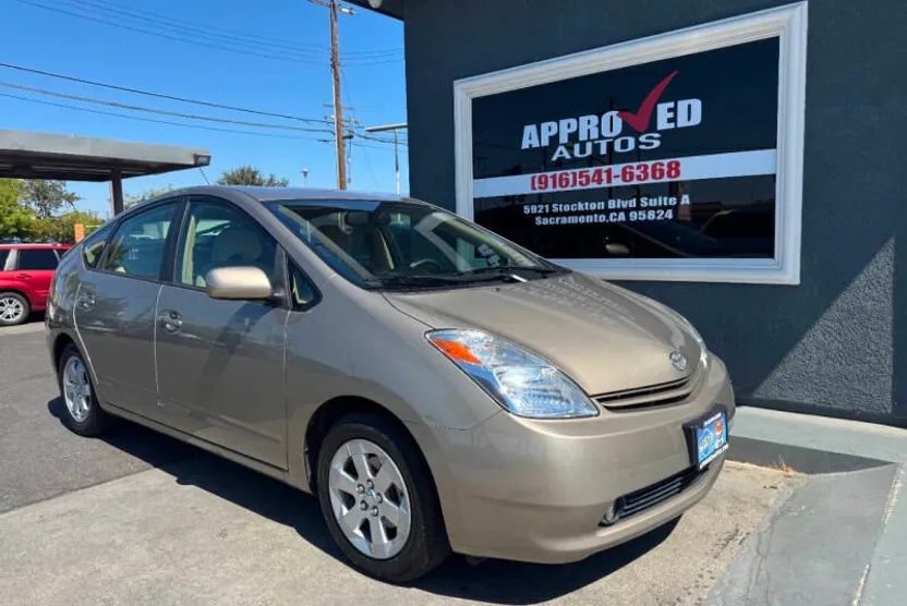 2004 Toyota Prius photo 1