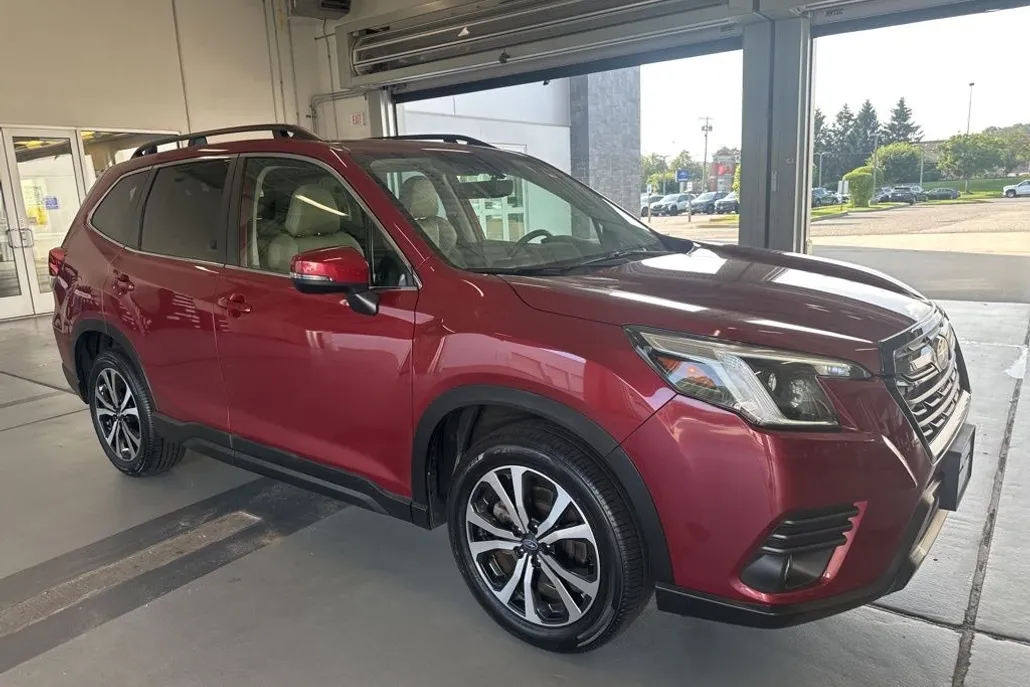 2023 Subaru Forester Limited photo 1