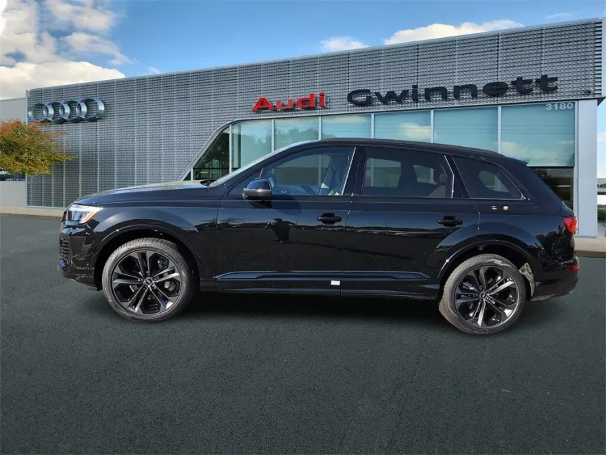 2025 Audi Q7 55 Premium Plus photo 2