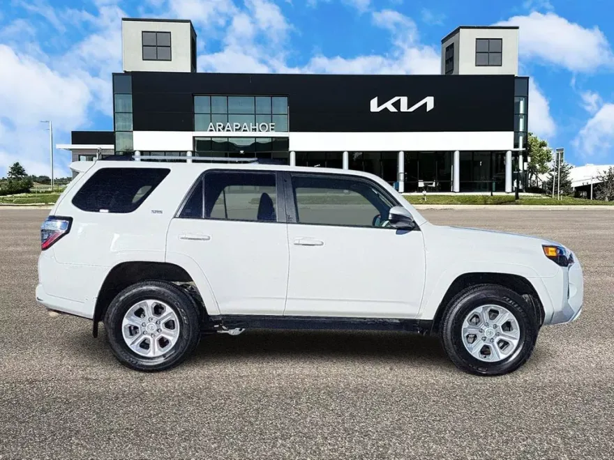2023 Toyota 4Runner SR5 photo 1
