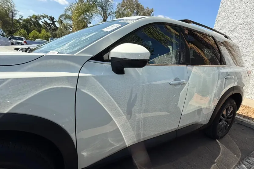 2023 Nissan Pathfinder SV photo 1