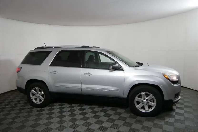 2015 Gmc Acadia SLE photo 1