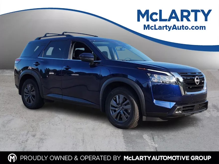 2022 Nissan Pathfinder SV photo 1