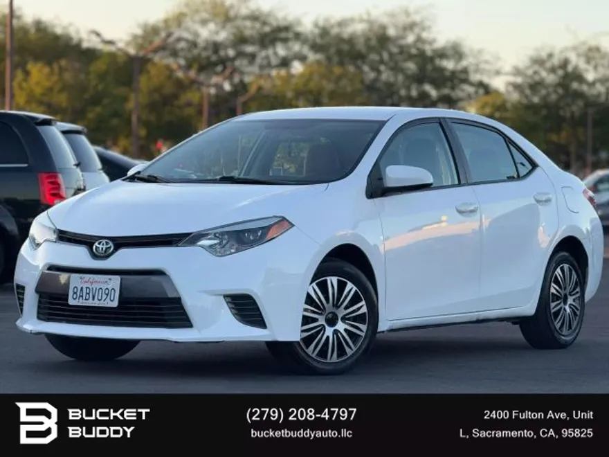 2015 Toyota Corolla L photo 1
