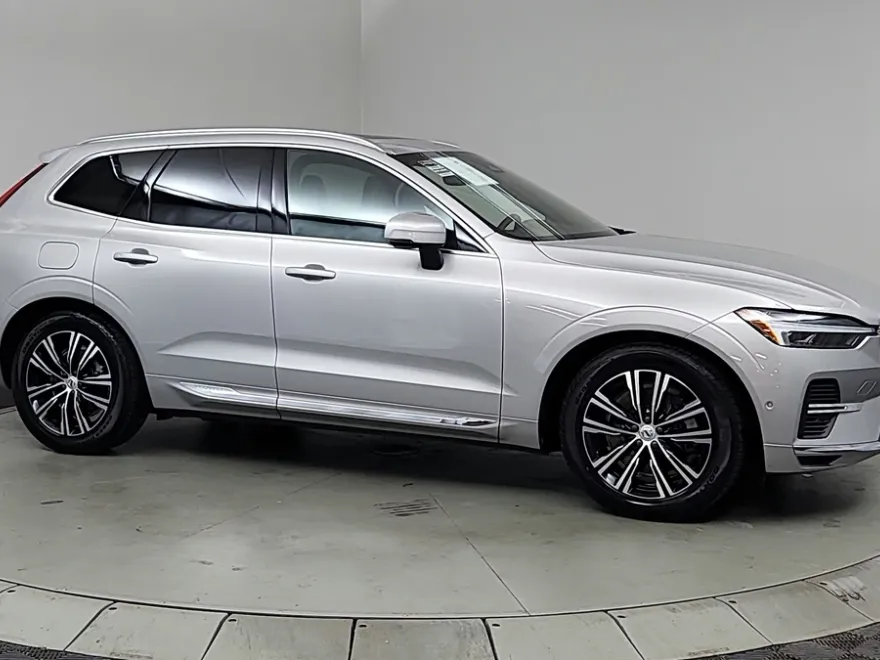 2022 Volvo XC60 Inscription photo 1