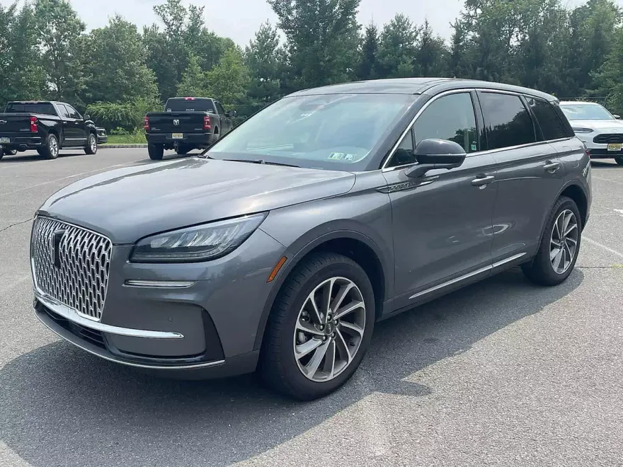 2023 Lincoln Corsair Standard photo 1