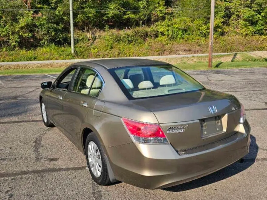 2010 Honda Accord LX photo 1