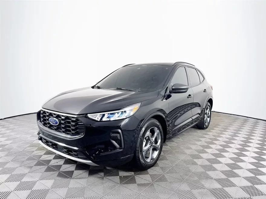 2023 Ford Escape ST-Line photo 1