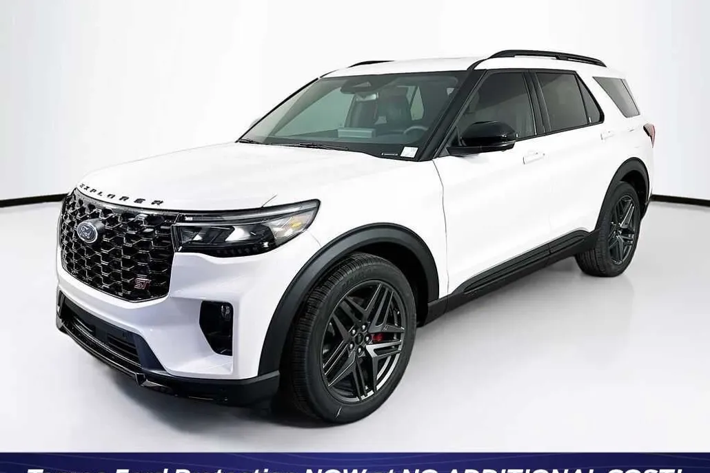 2025 Ford Explorer ST photo 1