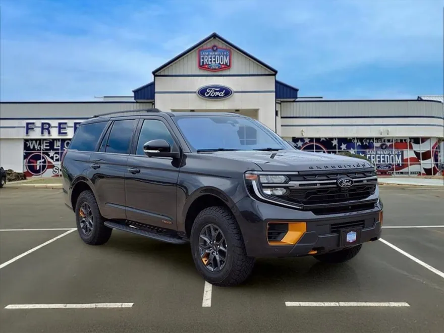 2025 Ford Expedition photo 1