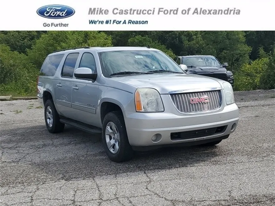 2011 Gmc Yukon XL 1500 SLE photo 1
