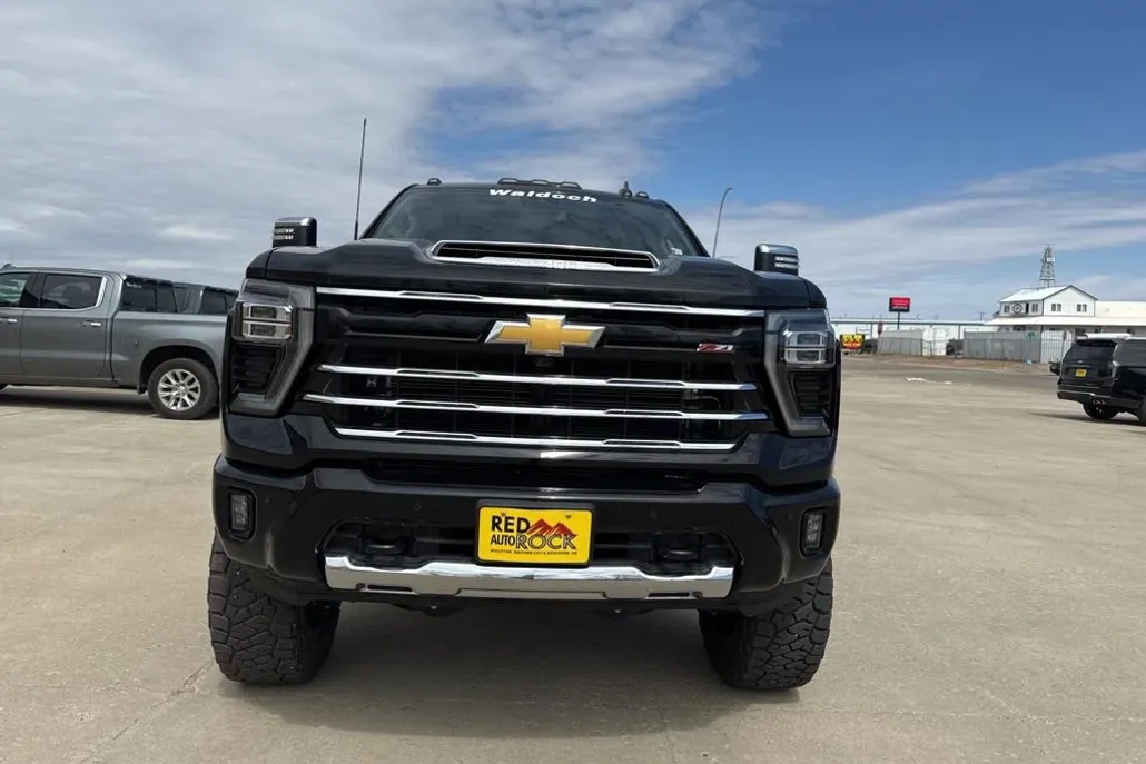 2025 Chevrolet Silverado 2500HD LT photo 1