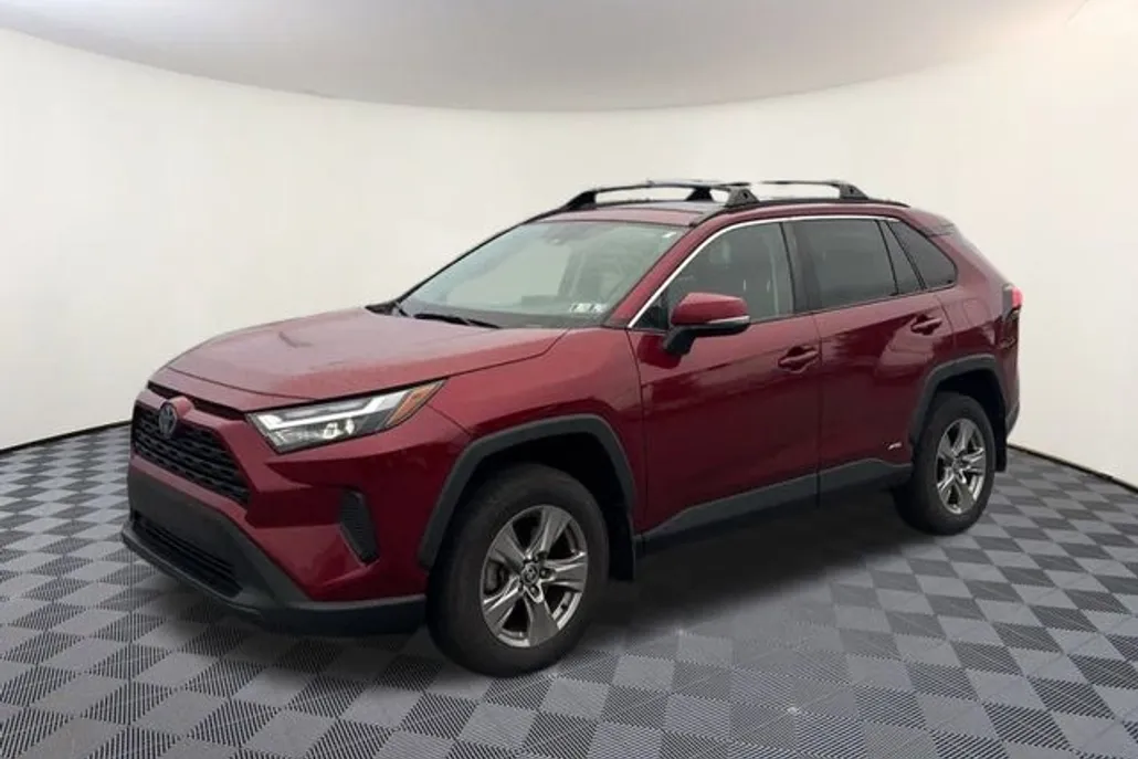 2022 Toyota RAV4 Hybrid XLE photo 1