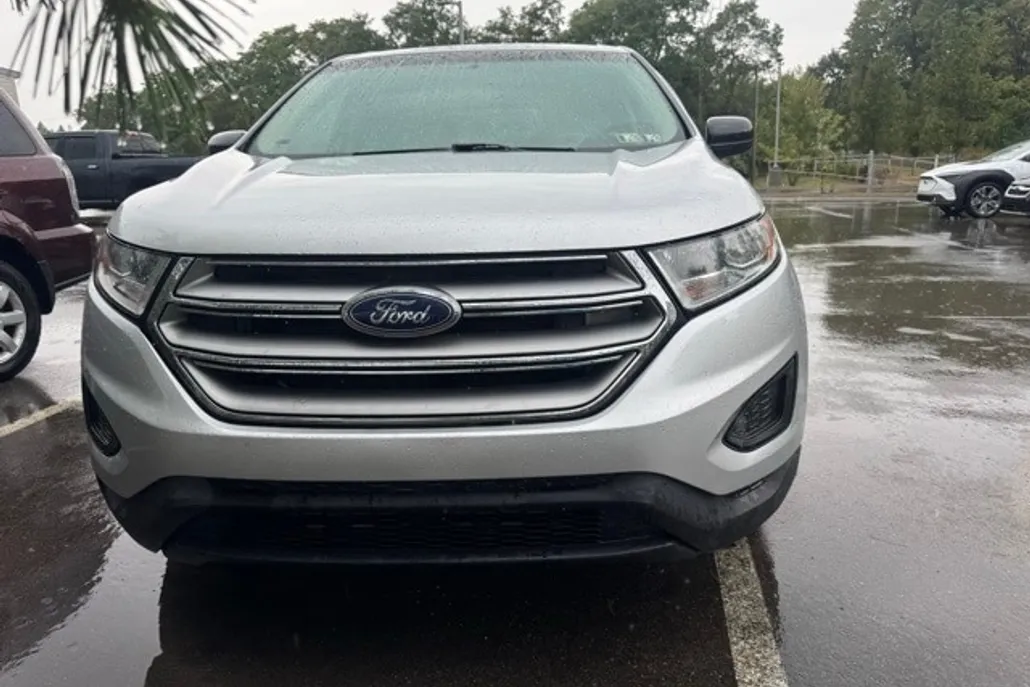 2016 Ford Edge SE photo 1