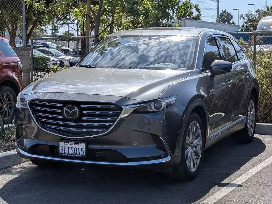 2023 Mazda CX-9 Signature photo 1