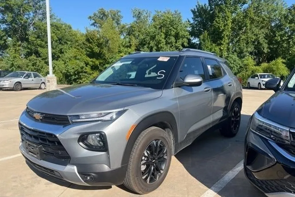 2023 Chevrolet Trailblazer LT photo 1