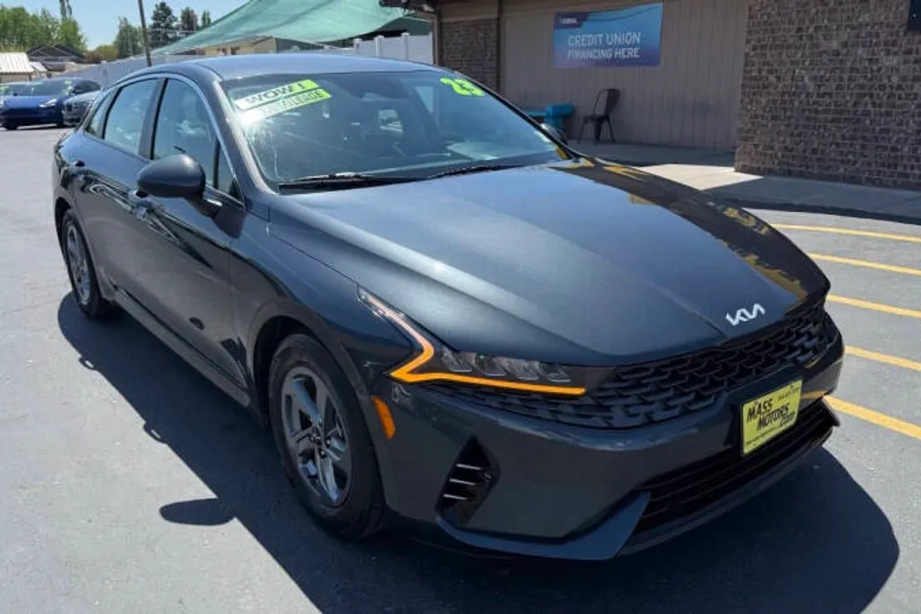 2023 Kia K5 LXS photo 1