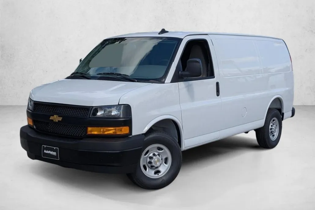 2025 Chevrolet Express Cargo 2500 Base photo 1
