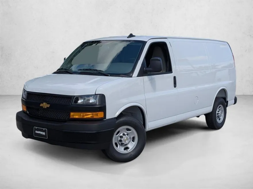 2025 Chevrolet Express Cargo 2500 Base photo 1