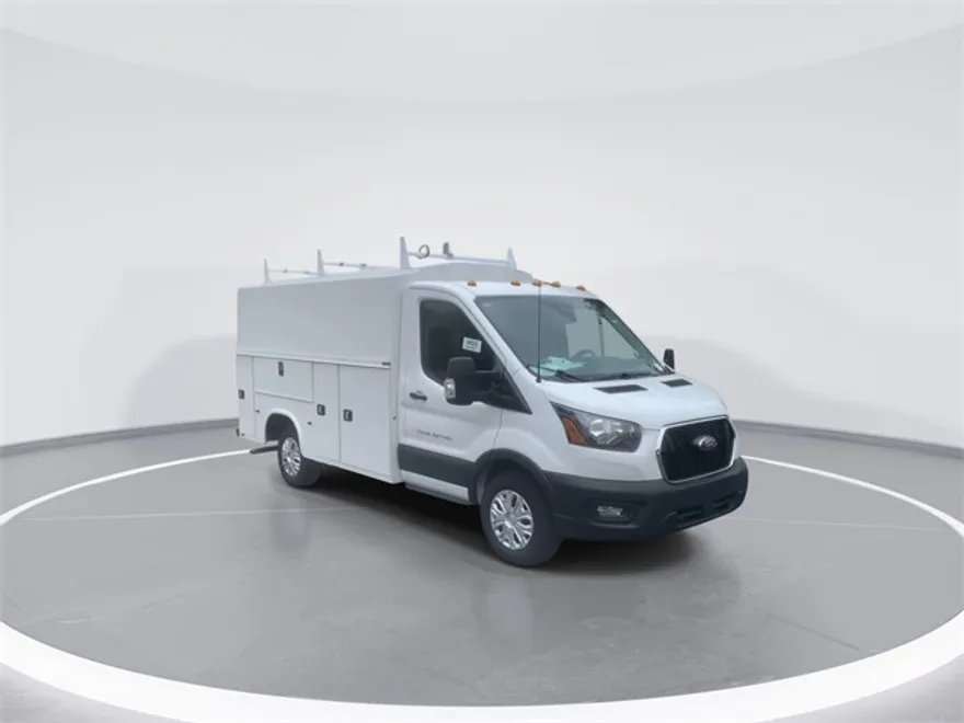 2024 Ford Transit Cutaway photo 1