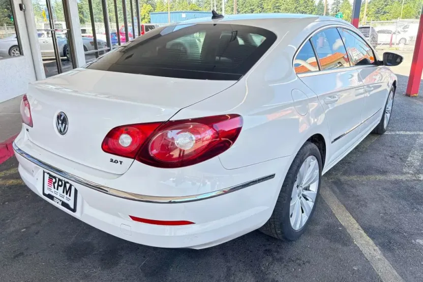 2011 Volkswagen CC Sport photo 1