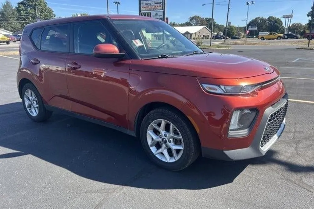 2021 Kia Soul S photo 1