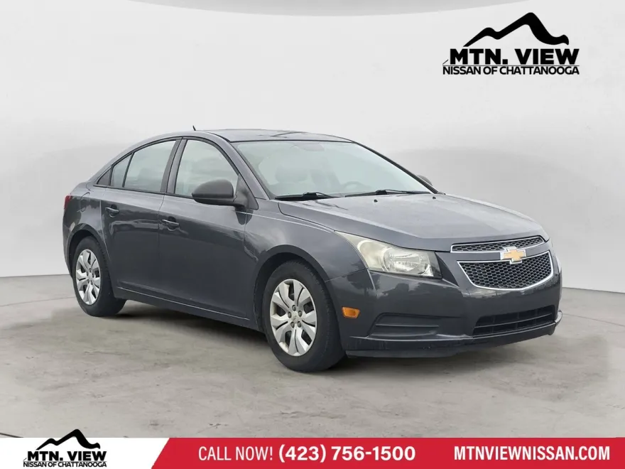 2013 Chevrolet Cruze LS photo 1