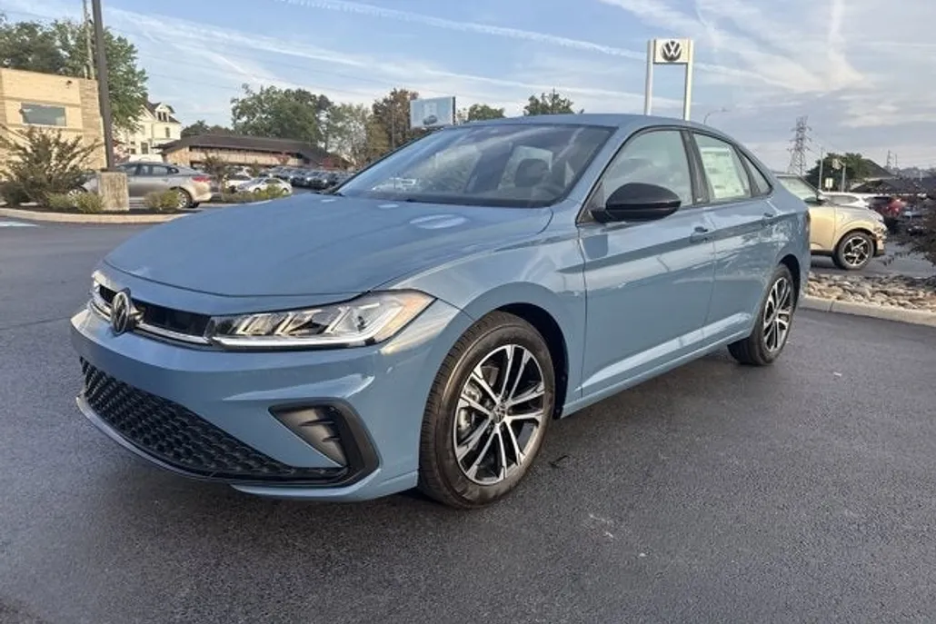 2025 Volkswagen Jetta 1.5T Sport photo 1