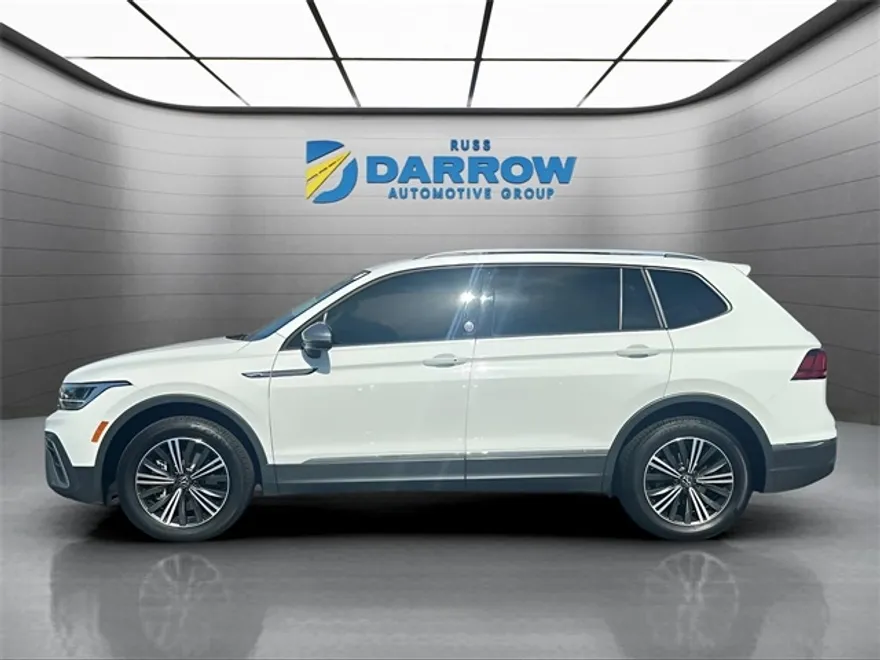 2024 Volkswagen Tiguan Wolfsburg Edition photo 1